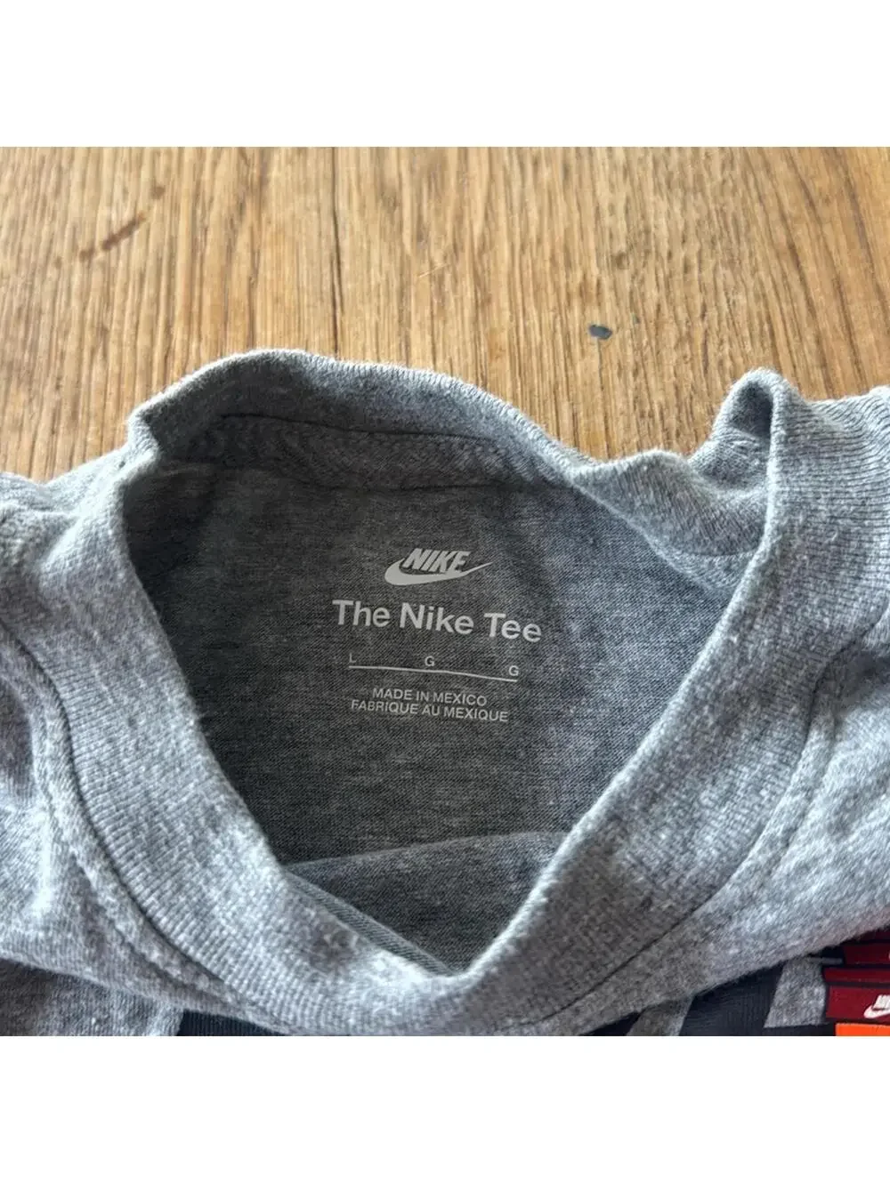 Nike Graphic Shoebox Long-sleeve Tee Large